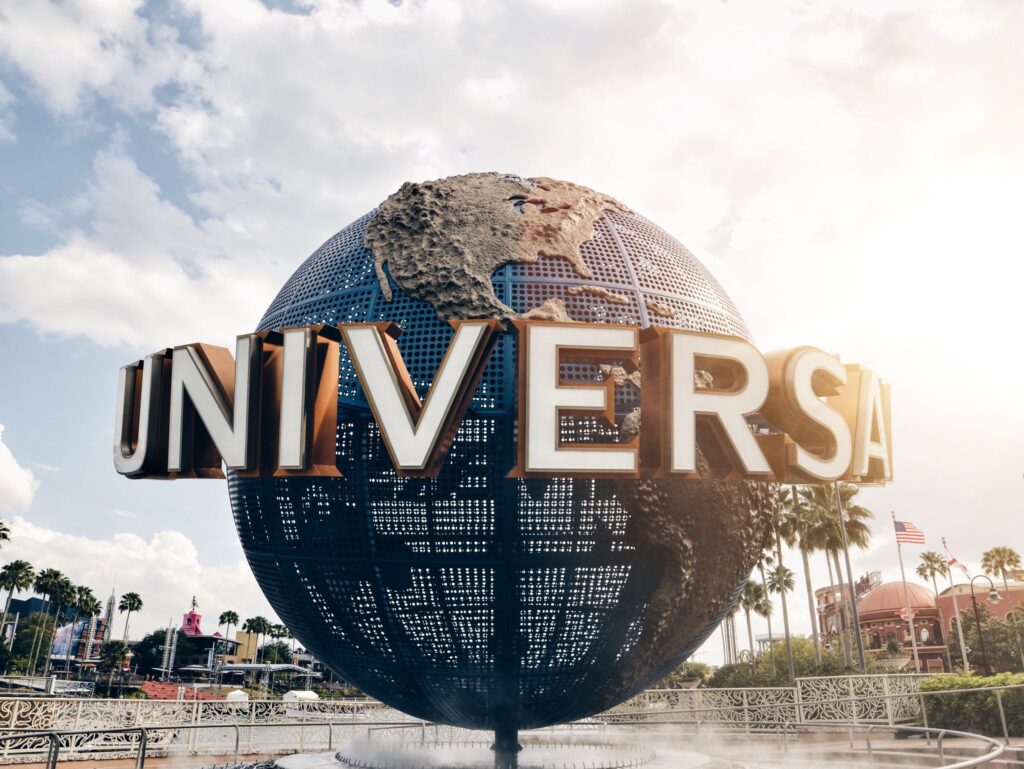 Universal Studios sign