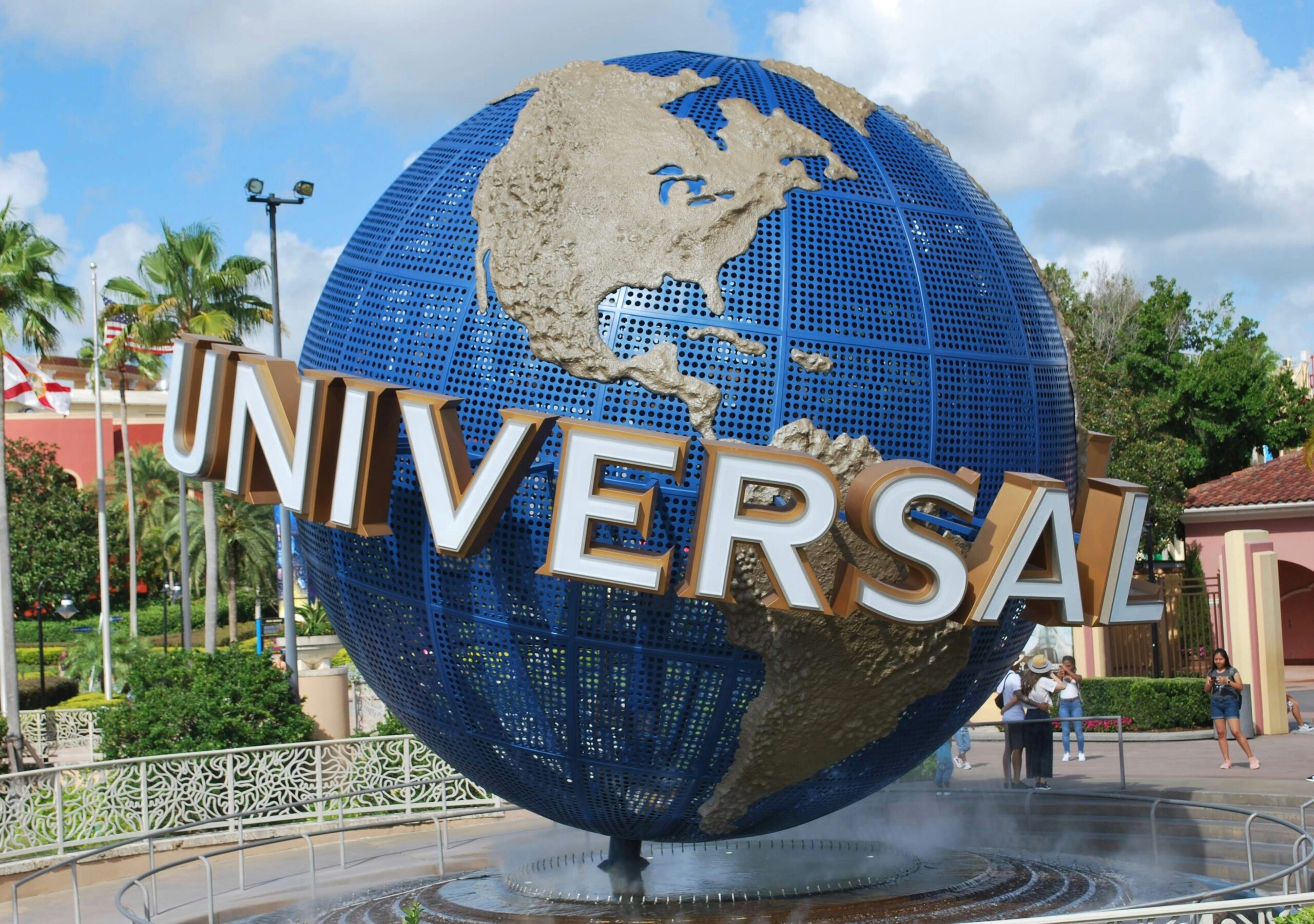 Universal Studios Globe Sign